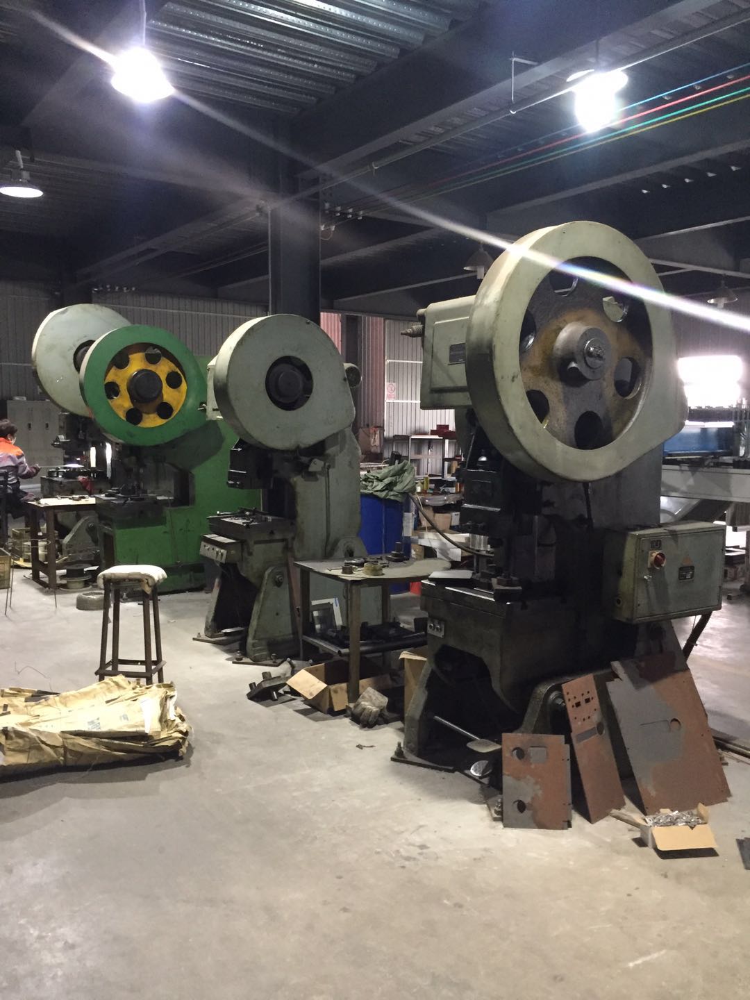 25吨至160吨冲床